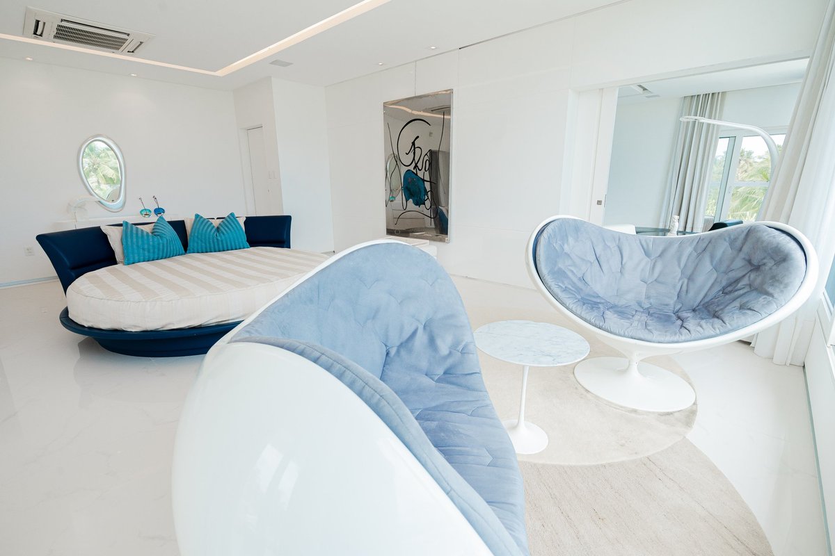 SantanaSpazio's tweet photo. Lovers #bedroom.
#SeeksLife #holiday house #RealEstate #luxurystyle #spaziosantanarealty #spaziosantana #luxuryhouse #luxuryhomes https://t.co/FdEeEEQtX9