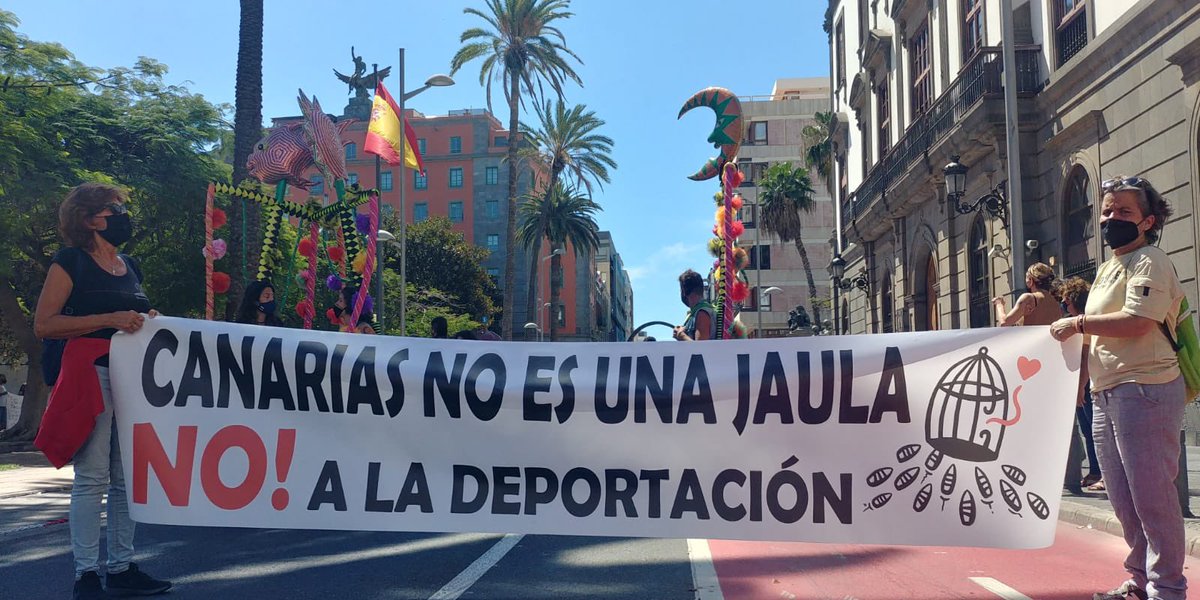 SolidariaSomos's tweet photo. Ya ha comenzado la manifestación hoy en Las Palmas de Gran Canaria.

¡Únete! https://t.co/fjeUzipooS