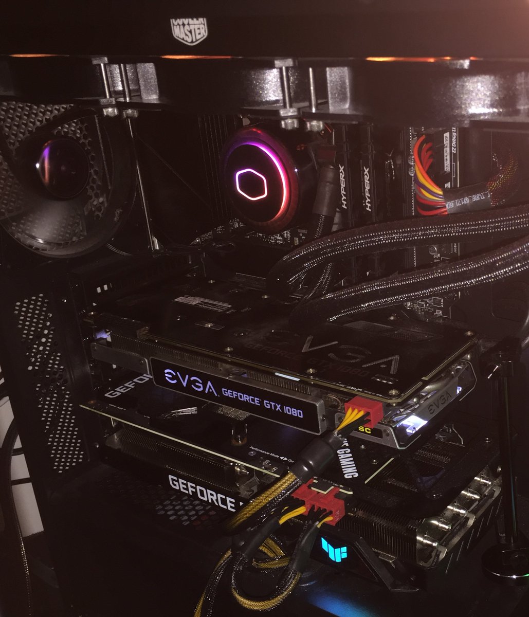 _tthcs's tweet image. Kész a gémermelósbányász hörnyeteg