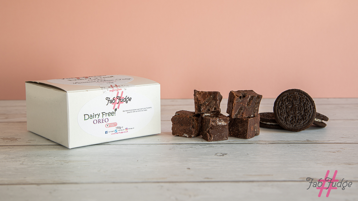 FabFudge_UK's tweet photo. Fact 1: Oreo are the best-selling cookies in the world. Fact 2: We found a way to make them EVEN better. #FabFudge #dairyfree 
https://t.co/srqIMy0XDR
#Crafturday #MHHSBD #VeganFood #fudge #shopindie https://t.co/v7gAfkr4jA