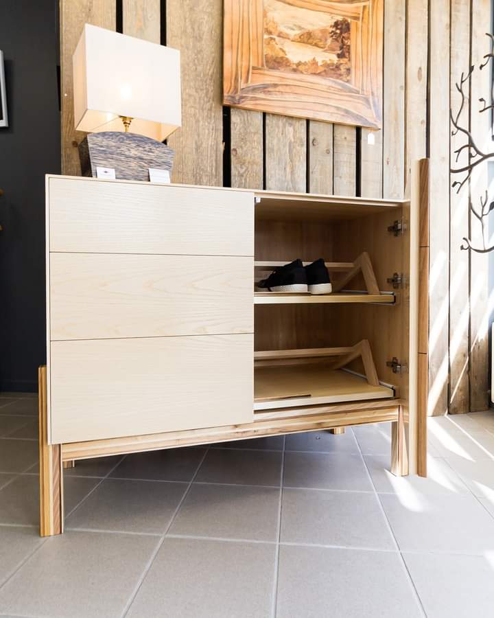 AndrewHdesign's tweet photo. Shoe furniture made like a chest of draws in #oak #ash and #walnut visible in Revel #France in the Ébénistes et Créateurs showroom #bespoke #furnituredesign #customfurniture #contemporaryfurniture #madeinfrance https://t.co/c7tiW3QTEN