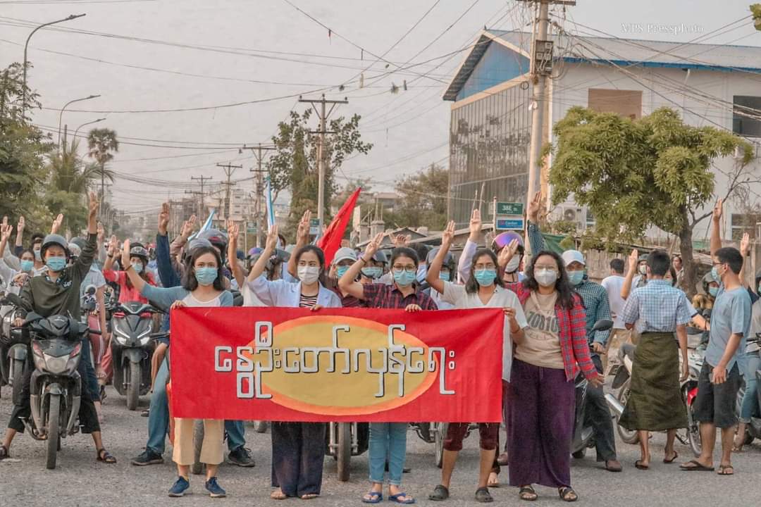 HsuChiKo1's tweet photo. Today #Myanamr:Mandalay
Twilight Strike
 #WhatsHappeningInMyanmar #Apr10Coup https://t.co/HcTTUrp276