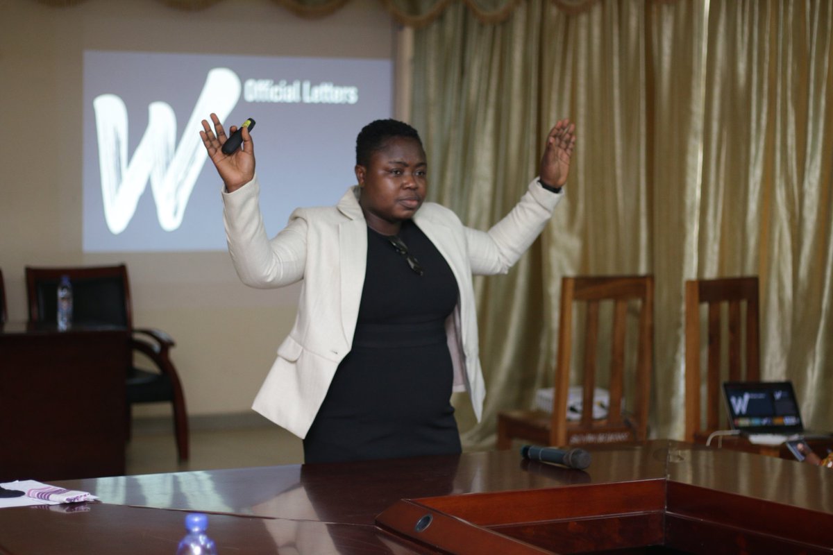 src_ucc's tweet photo. Ms. Leeza Vivyan Aboagye Yeboah, Secretary to the Director of Finance tackles our second presentation at #WriteRightConference with focus on Public Speaking and Secretarial Skills that can aid in employment. https://t.co/ZTS58YtJW1