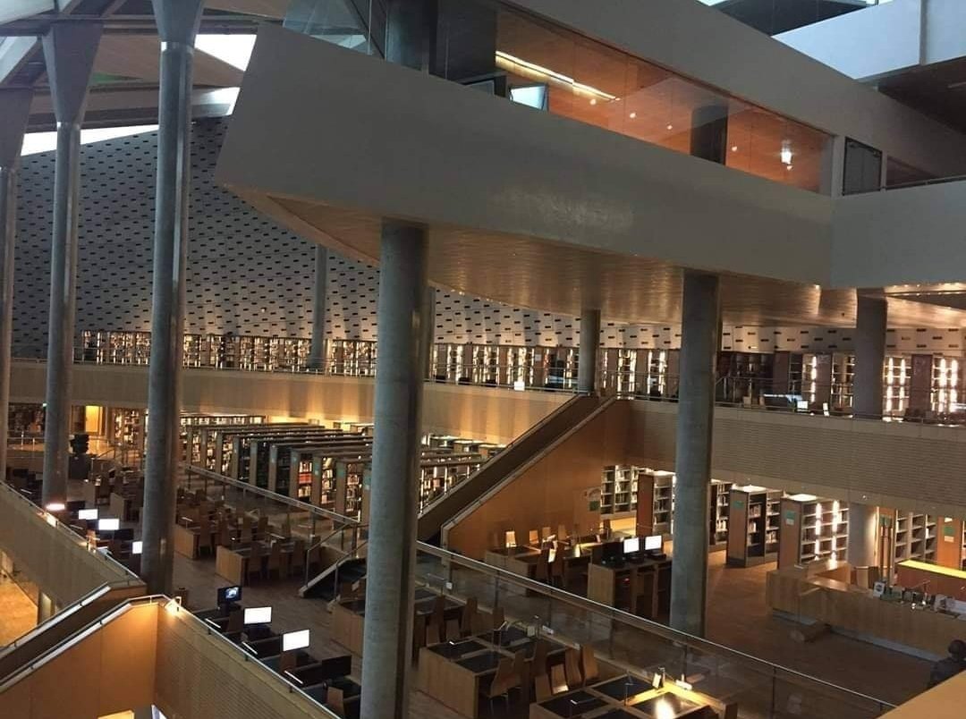 bibalexOfficial's tweet photo. #تعرف_على_مكتبتك
#KnowYourLibrary
The Library of Alexandria looks even prettier on a gloomy day from the inside ♥️
Picture by: Maha El Karimy
شاركونا صوركم لمكتبة الاسكندرية
#PictureDay
#LibraryOfAlexandria
#BibAlex
#BibliothecaAlexandrina
#BAArtWork
#مكتبة_الاسكندرية https://t.co/Xrufm1nOQm