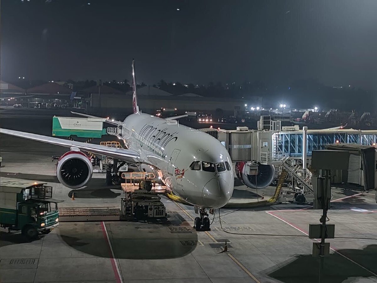 avgeeks_united's tweet photo. A Virgin Atlantic B787 resting at @csmia_official 🔥🔥🔥

Picture clicked by @sourav.bhor 

For more pictures and videos like this follow @avgeeksunited 
.
.
.
.
.
.
.

#VirginAtlantic #virginatlanticairways #airport #airportlife #airportfashion #airports #airportdiaries #airport https://t.co/yacCfYQGrL
