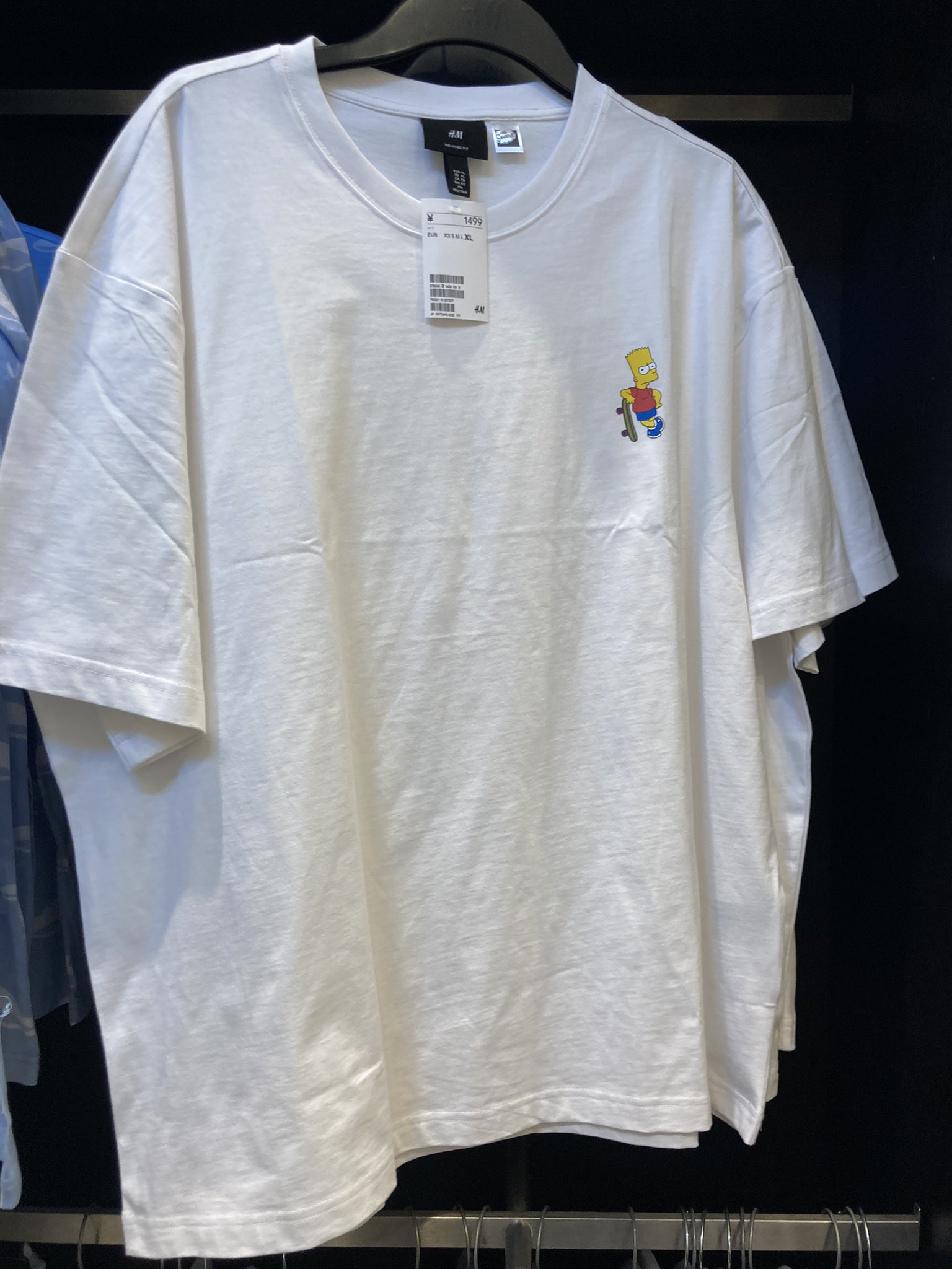 Simpsonsfanclubjapan H Mでシンプソンズのtシャツやハーフパンツが大人気 ラルフの刺繍tシャツ やバックプリントtシャツ 早く買いに行かないと売り切れますよ 2 2 シンプソンズ Simpsons