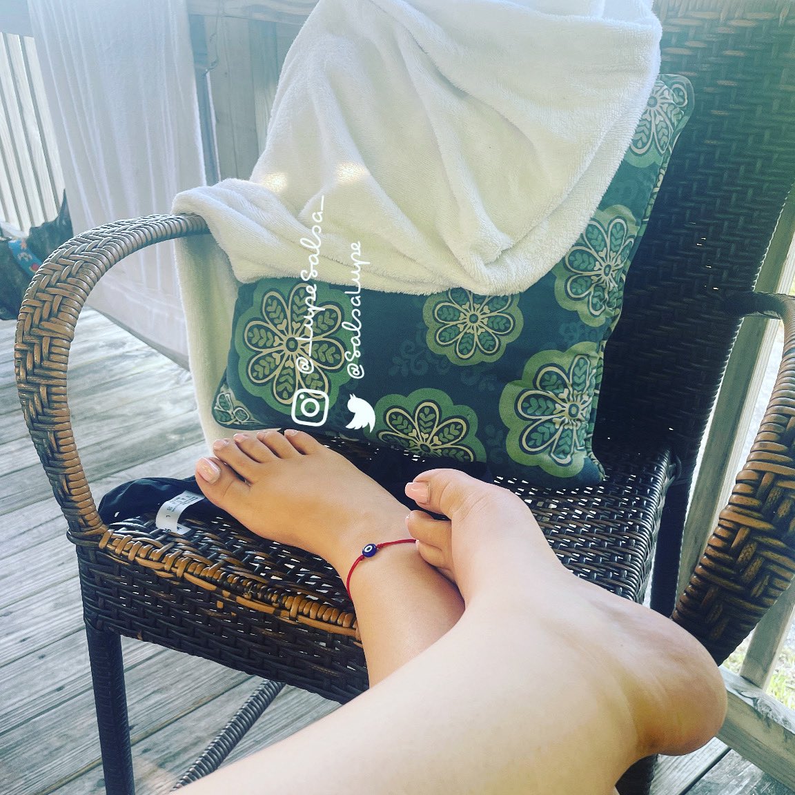 SalsaLupe's tweet photo. Hope you’re enjoying your Saturday morning ☀️ #lupesalsa #footgodess #footworship #saturdaymorning #cutefeet #chubbytoes #pinktoenails #sunisshining☀️ https://t.co/OkwLmjiixF