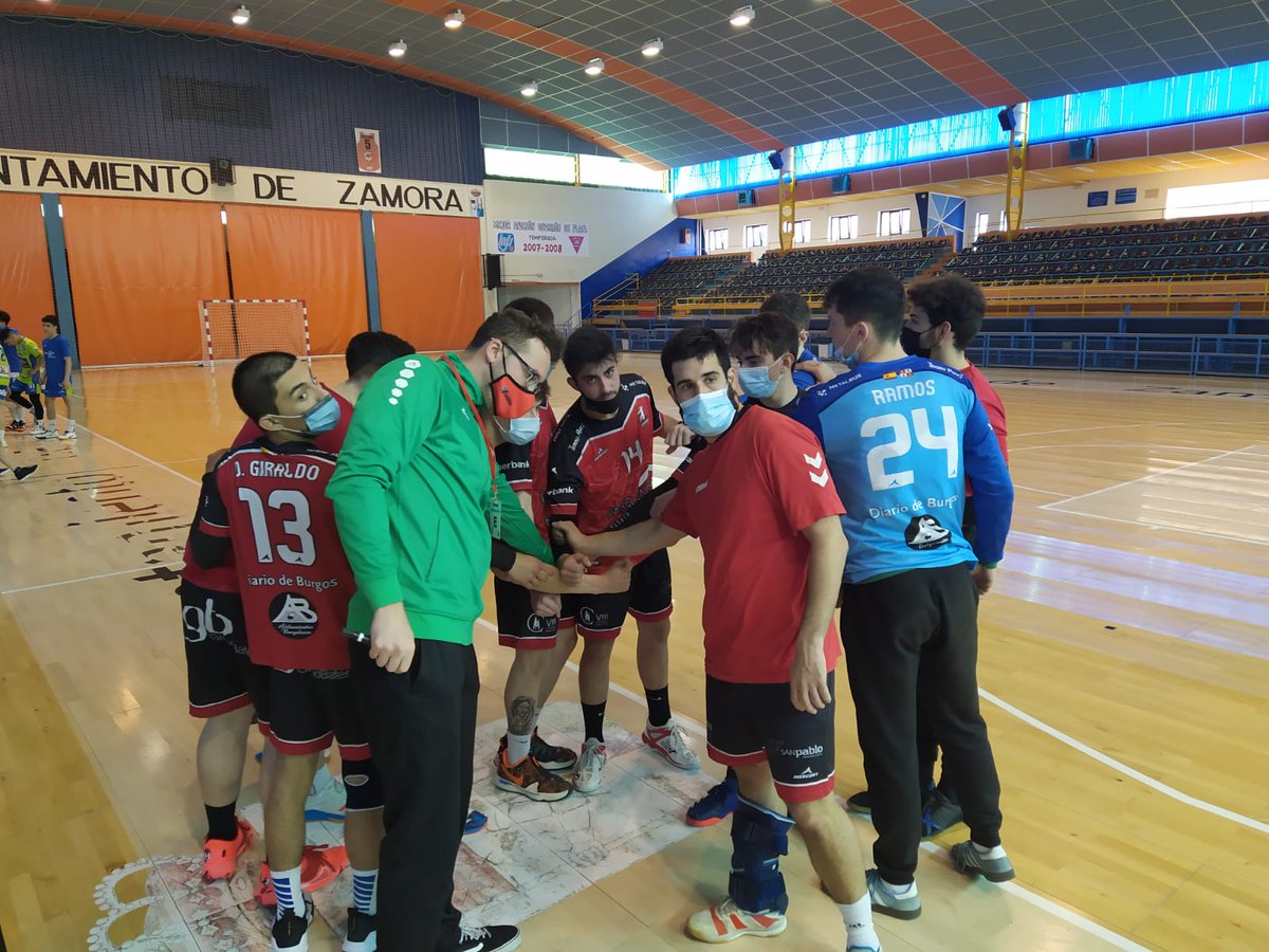 Gran victoria esta mañana de nuestro filial UBU ParqueNorte 21-33 frente al Balonmano Zamora.

Solicitamos el aplauso del público para premiar la gran evolución de los chicos de <a href="/izanmark/">Marcos Martínez</a> esta temporada. 👏👏👏👏👏👏👏