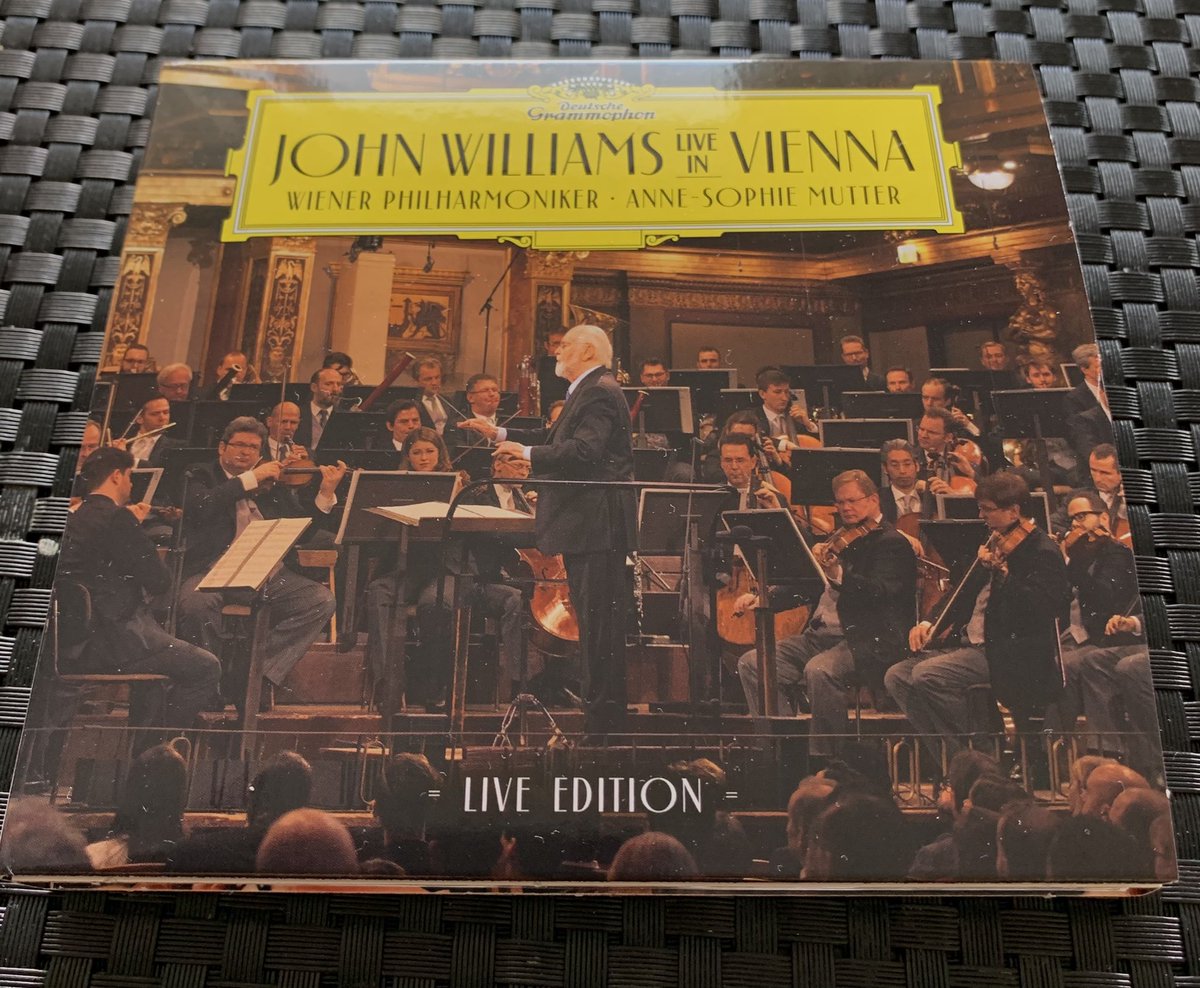 petesaville's tweet photo. This 2 CD live edition is so disappointing. No Family Plot, Stepmom, The Accidental Tourist, Stanley &amp; Iris, Nixon! Just the usual fan favourites. You can almost sense the sarcasm in my tweet 😋 #JohnWilliams #LiveInVienna #LivingLegend https://t.co/R2t8VCYnub