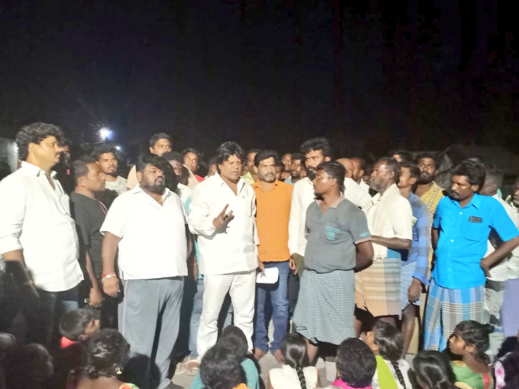 BSPTamilnadu's tweet photo. அரக்கோணம் சாதிய படுகொலைக்கு நீதியும் தக்க இழப்பீடும் வழங்கிட மாவட்ட ஆட்சித்தலைவர் ஆணையை பெற்று உயிரிழந்த குடும்பத்தினருக்கு வழங்கிய பகுஜன் சமாஜ் கட்சி.
@BspArmstrong @ANI @PTI_News #BSP4TN @sunnewstamil @PTTVEnglish @news7tamil @CNNnews18 @ndtvindia @THChennai @toi @Mayawati https://t.co/naSOqQCZBD