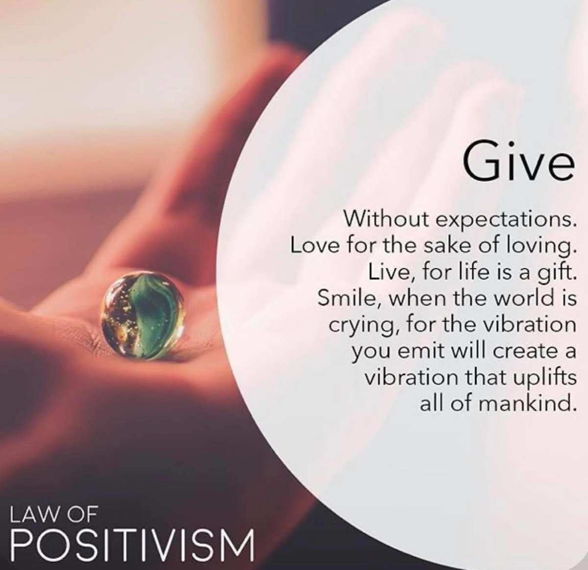#giving #love #uplifting #happiness #happy #smile #love #loveyourself #beautiful #goodvibes #family #grateful #positivevibes #selflove #amazing #life #peace #thankful