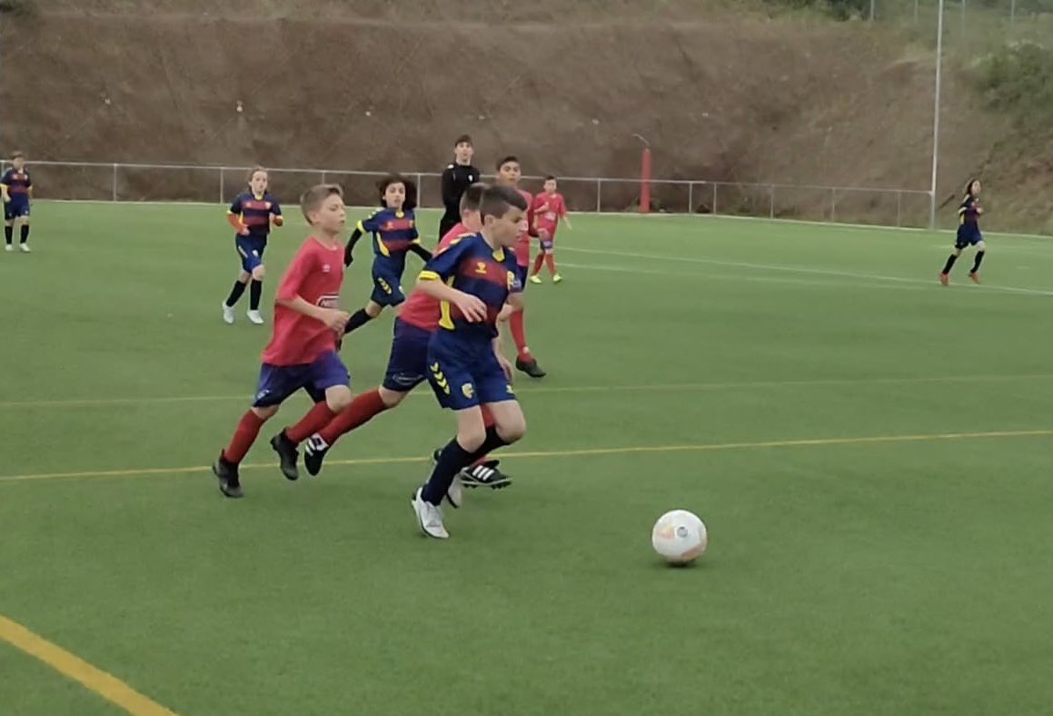 sommaresmefc's tweet photo. ❗️Partidàs del #benjaminasso!! 

👉🏽 L’equip de @Samuel980815 ha guanyat 3-4 a l’Olot en una victòria molt treballada i després d’aguantar l’últim quart amb un menys! 💪

⚽️ Gols de Faissal (2), Akram i Víctor!! https://t.co/SugNTMdkbN