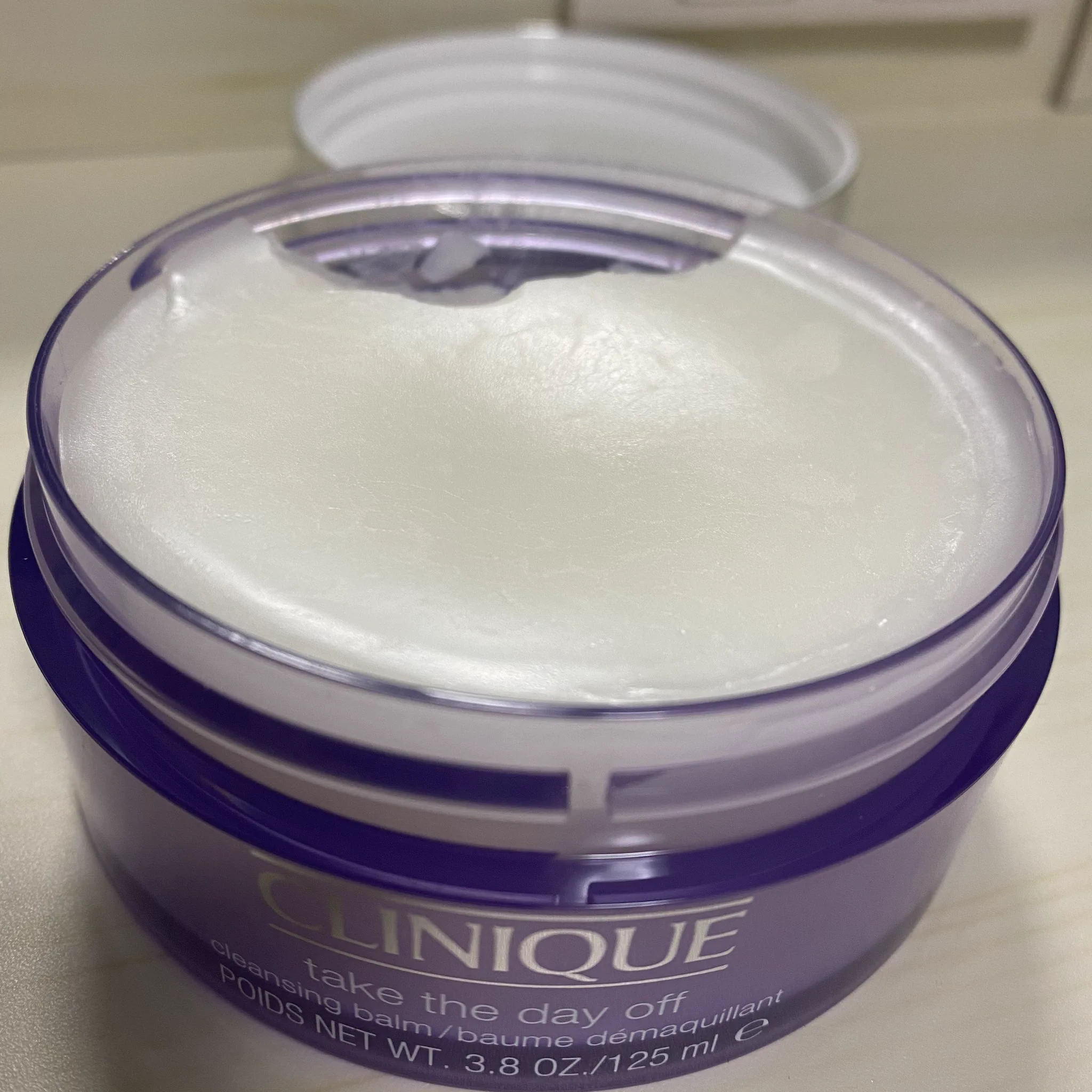 「CLINIQUEのクレンジング」IKKOさんもおすすめするほど効果も高い