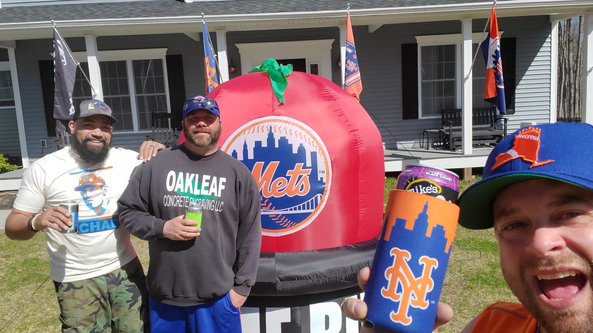 Shout out to <a href="/the7line/">The 7 Line</a> for the best customer service in the industry!!! We are life long customers and will continue to be!!! Here's to 2021!!! #LGM #bringbackchad 
<a href="/tonysmokinagain/">tonyssmokinagain</a>