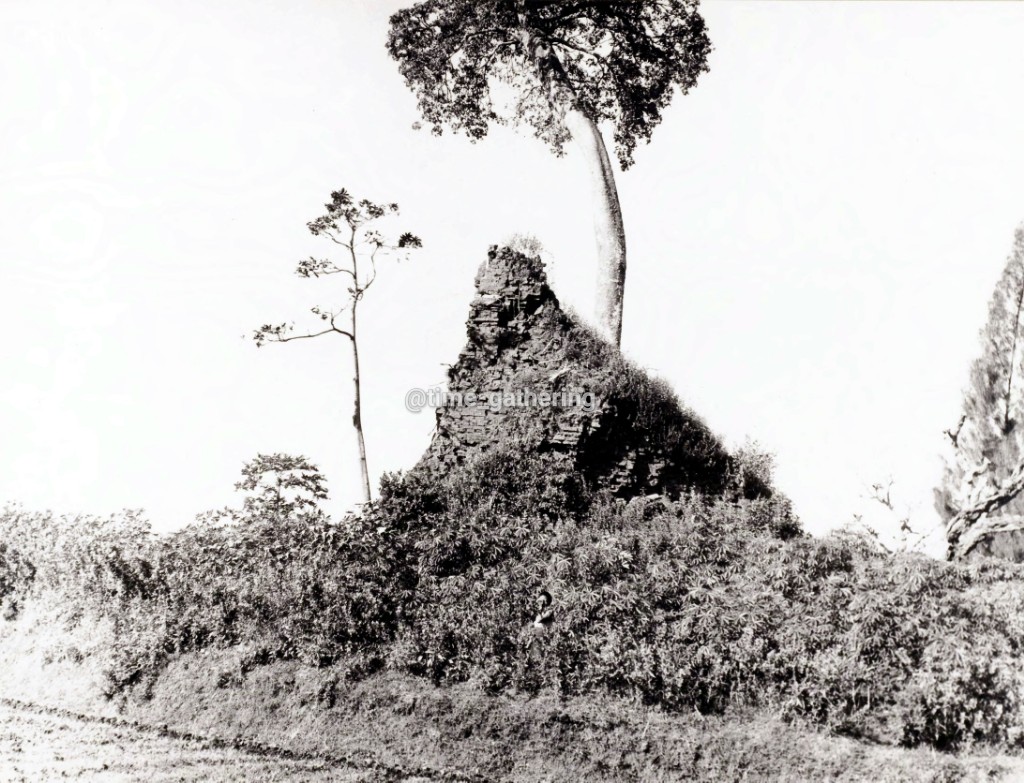 time_gathering's tweet photo. Candi Lor tempo dulu. Disini tempat ditemukannya Prasasti Anjuk Ladang yang kemudian dijadikan acuan tanggal hari jadi Nganjuk, karena menjadi bukti tertulis tertua yang menyebut Anjuk. Selamat hari jadi Nganjuk 🙌 https://t.co/JLjQVQt1op