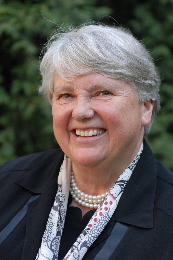 Emeritus hoogleraar Ina van Berckelaer-Onnes nam de Suffrage Science Award in ontvangst, een eerbetoon aan vrouwen in de wetenschap en techniek. Lees het volledig artikel via bit.ly/3sa7iCA. Proficiat Ina!