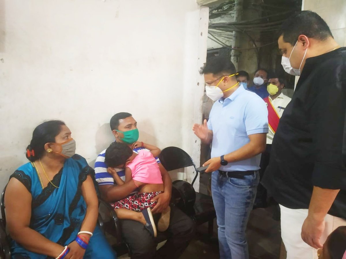 dc_dhanbad's tweet photo. आज निरीक्षण के दौरान पाया गया कि DDMA के निर्देशों का उल्लंघन कर क्लिनिलैब द्वारा संस्थान को बिना सैनिटाइजेशन किए लोगो की जांच की जा रही है। साथ ही कोविड संभावित मरीजों की जांच के उपरांत उसी मशीन से अन्य लोगो का भी जांच किया जा रहा है। जिससे संक्रमण फैलने की पूरी संभावना है।
1/2 https://t.co/iAiK9MEPwj