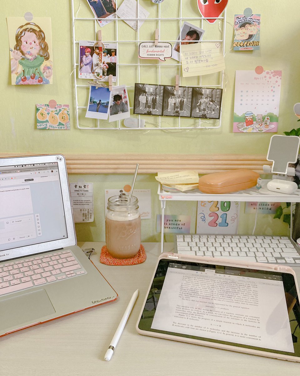 alinasdesk's tweet image. 🌷hi im reintroducing myself to #studytwt #studytwtph!!

couple things abt me! 🌱
— im alina
— im 17
— an aquarius, enfp, ravenclaw 
— senior stem student (abt to grad!!)
— i do digital and handwritten notes!

rt and let’s be moots!! 😽