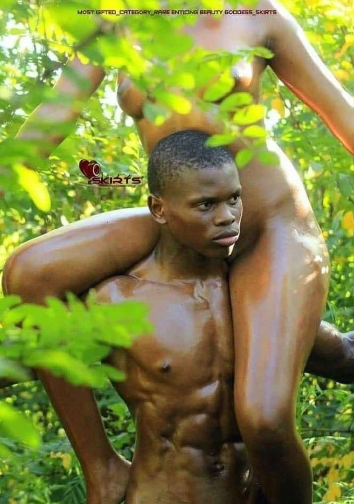 When i hear couples going photoshot 

My Mind :
