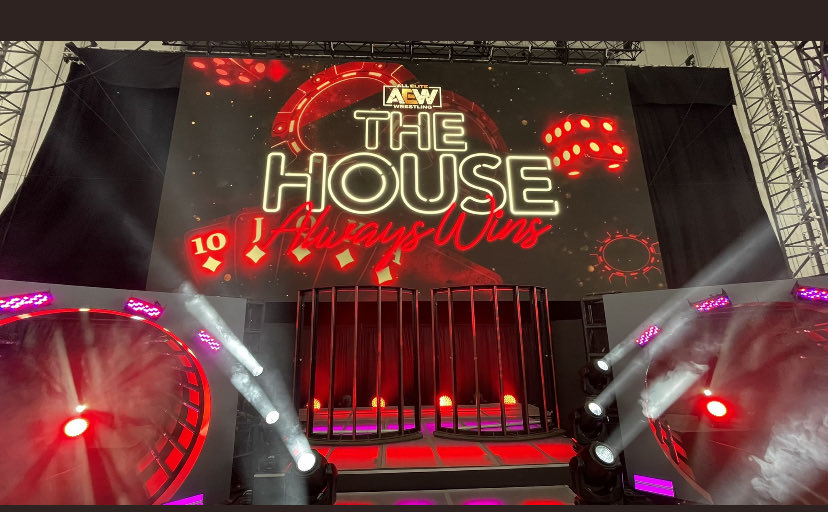 rmorfnyc's tweet photo. Last night our @AEW⁩ team celebrated our 25th live event ⁦@dailysplace⁩ with physically distanced ticketed fans since late August by hosting #TheHouseAlwaysWin . We had a great crowd with so many families in attendance. Fun Friday night. Thank you #AEW fans! https://t.co/4FXiKiN3HT