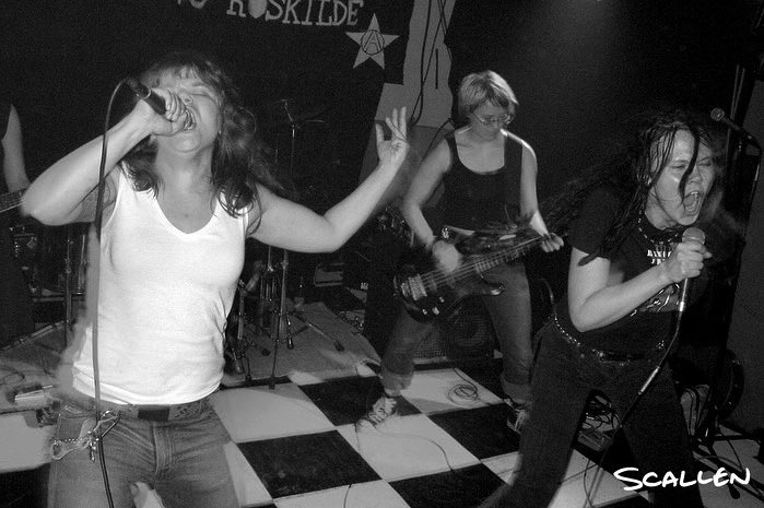 June 3, 2005 - Confusa - Paramount DIY, Roskilde, DK

#confusa #helsinkipunk #suomipunk #finnishpunk #punk #punkrock #paramountdiy #concertphotography #blackandwhitephotography