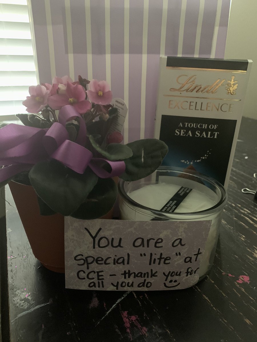Shack_Reads's tweet photo. I felt so loved this week @canyoncreekrisd! Thx for the sweet cards, treats &amp; signs! 🥰 I truly believe this is the best job in the world &amp; I am lucky enough to be in the best community, too! #nationallibrariesweek #librariesinRISD #LibrariesAreEssential #bookwizard https://t.co/bMuEP5gZ4e