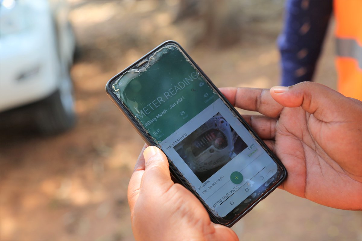In @OfficialMakueni County, the Kibwezi Makindu #Water Company has adopted smartphone metering which has reduced billing errors. The effort to ensure sound management of water services is geared towards reducing #water loss from 29 to 26 percent by June 2021.  #USAIDtransforms