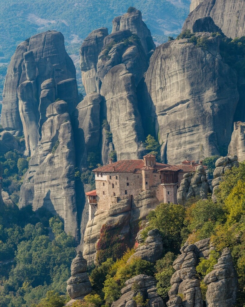 Top100Wonders's tweet photo. Monastery in Meteora https://t.co/uOpp8nwcLS