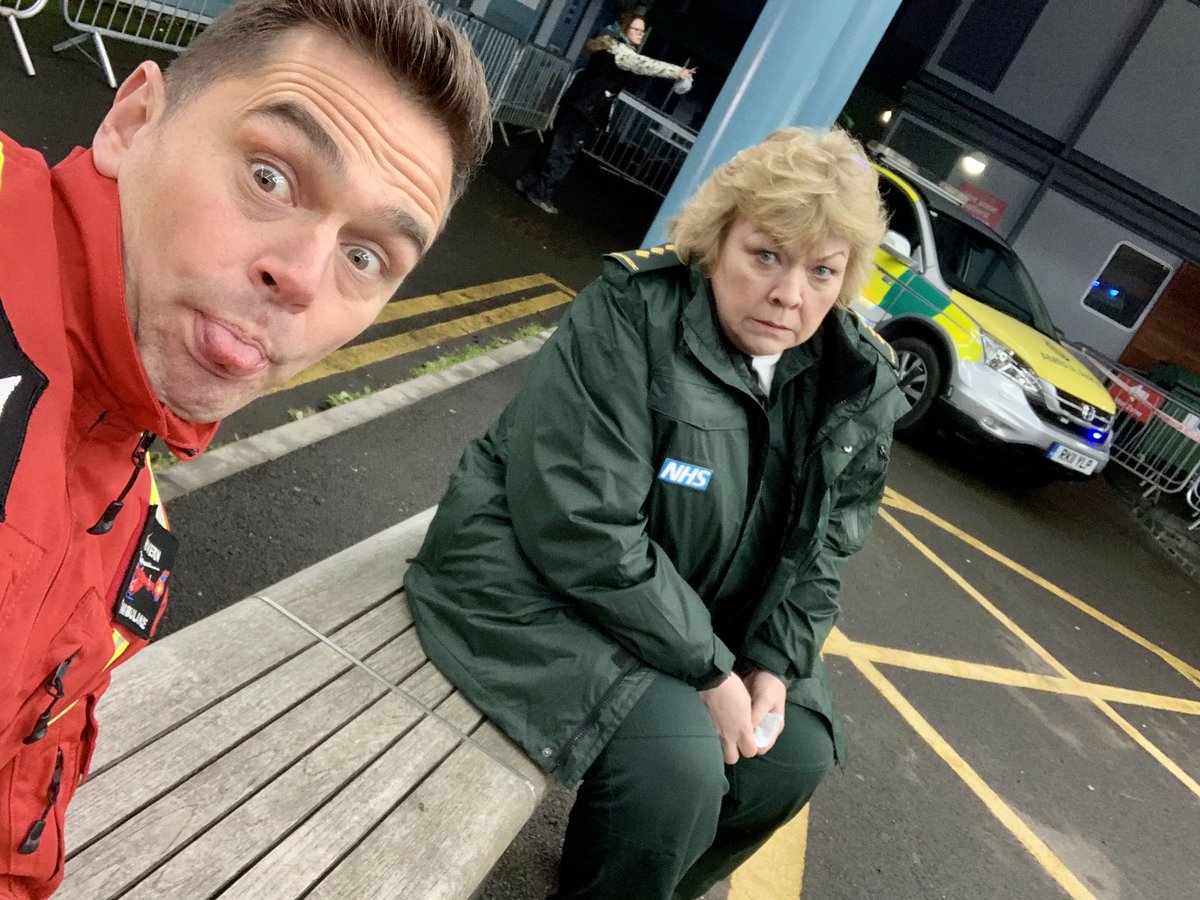 Boo boo 😢
Cheer up Jan, Iain’s back to look after you!
Casualty 8:20pm BBC1
#casualty #iaindean #bbccasualty