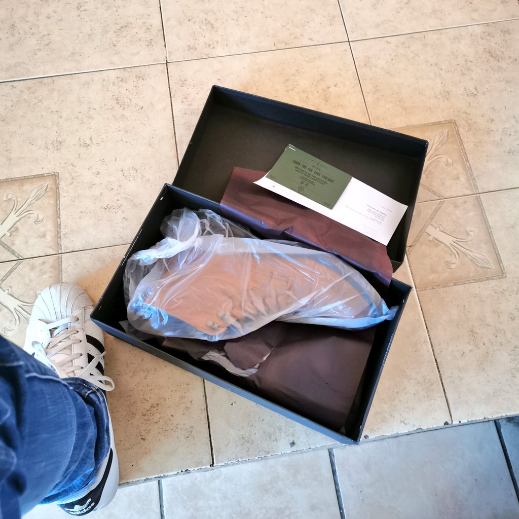 AleddAmo's tweet photo. Sigan enviando sus regalos perras
#master #cashmaster #tribute #boots #leatherboots #slave #cashslave #gay #domination #gaysub #sumison #tributos #footfetısh #feetandsoles #feetdomination #findom #regalos #zapatos #piel https://t.co/yHUnmocT01