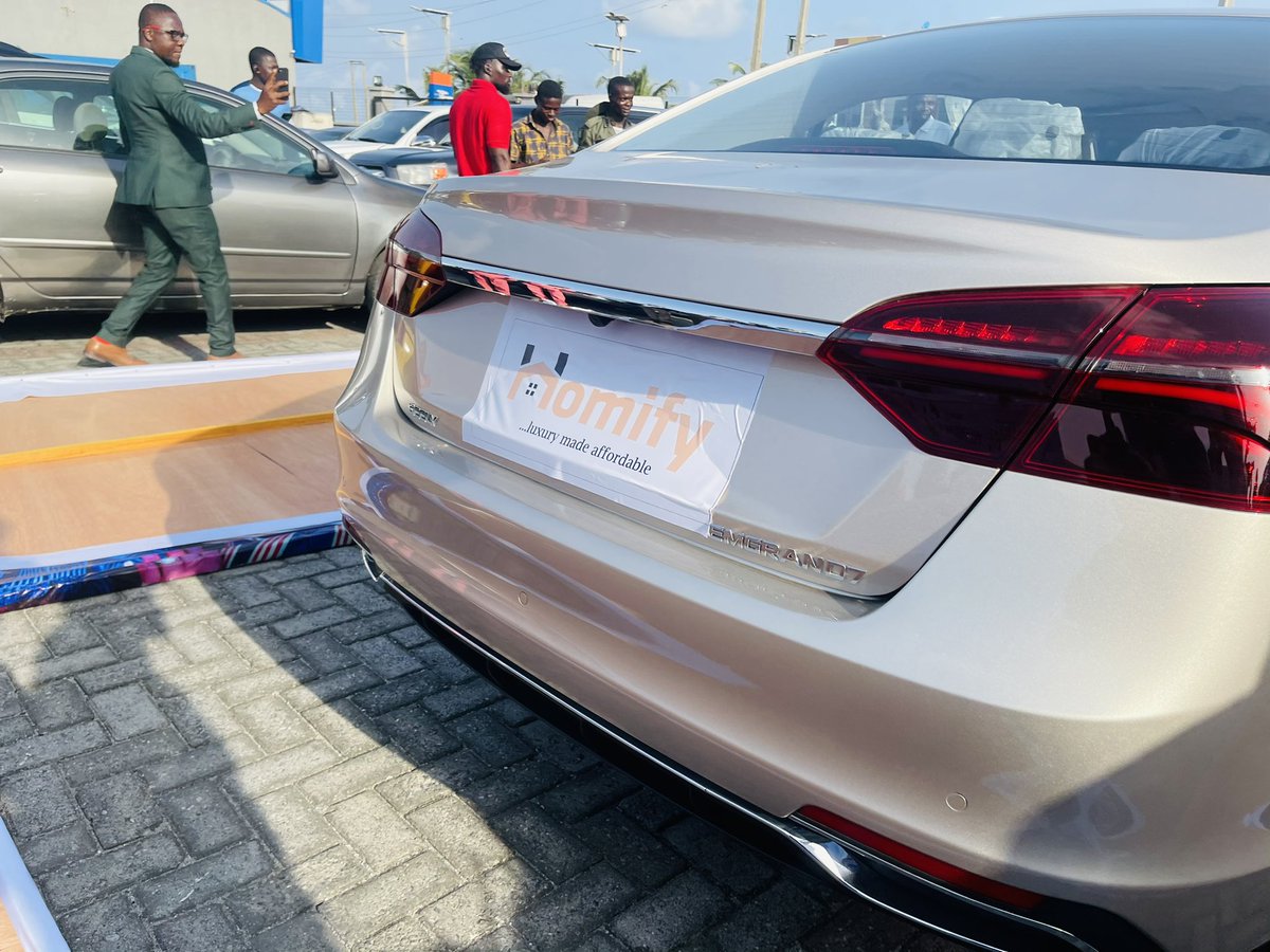 UnclePamilerin's tweet image. Arole got a car as wedding gift