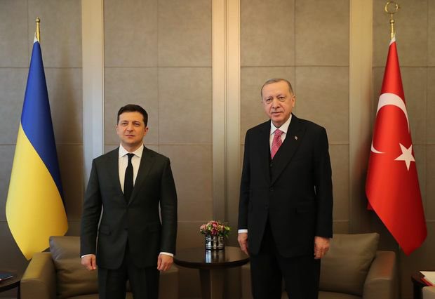   The meeting of the heads of  #Turkey and  #Ukraine continues. On the agenda: Aggravation in  #Donbass Free Trade Agreement Military cooperation. Joint production of Bayraktar drones and An-188 military transport aircraft Crimean platform