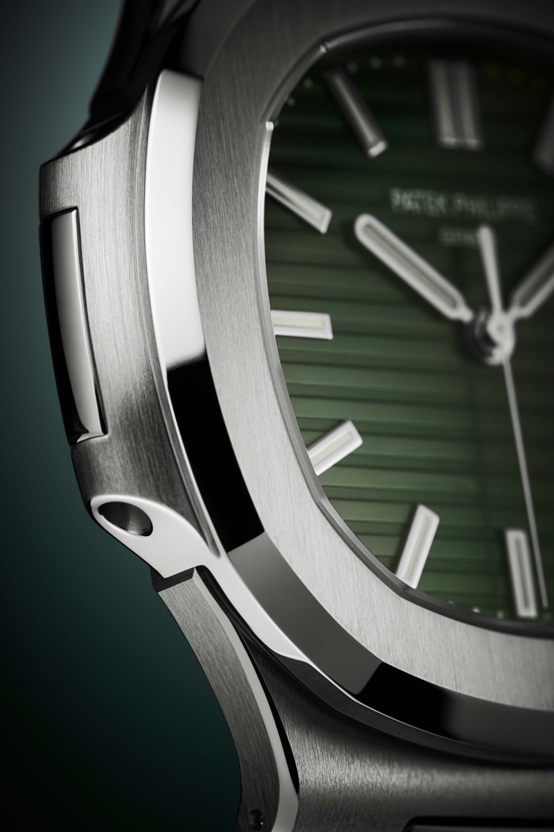 cotedesmontres's tweet photo. #PatekPhilippe #Nautilus Référence 5711/1A-014 - Un nouveau cadran #vert #olive « #soleil » ��� une couleur inédite dans la collection Nautilus
@patekphillipe #Référence5711_1A014 #VertOlive
https://t.co/V0FatfHbf8 https://t.co/X993p1odJP