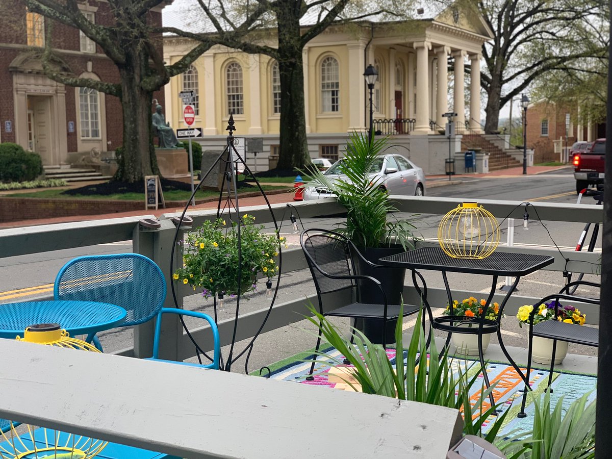 seanmpolster's tweet photo. If you’re weekend plans include visiting #oldtown in the @TOWarrenton make sure you let us know what you think about the new #parklet set up for Tuesday’s Council meeting.  Thanks to our amazing staff for making this happen. #lovemytown #strongtown #COVID19 https://t.co/nDBm6KLLK9