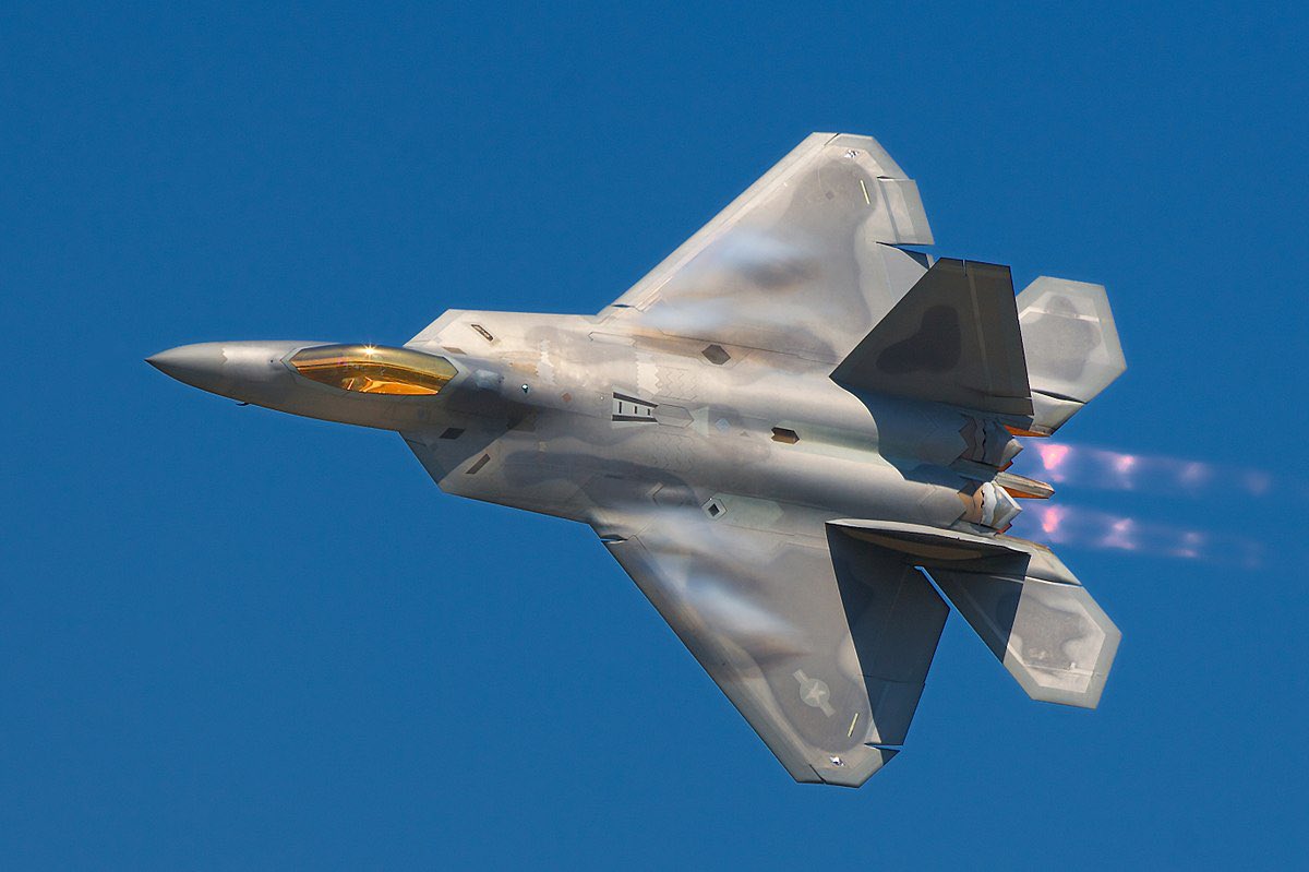 Logan_Boatner22's tweet photo. @TobyTinelli I’m more of a contemporary, I don’t think anything will surpass the F22 Raptor for pure looks. Plus it’s quite a bit faster than the F35 🤷🏼‍♂️ https://t.co/qq5UwGs68p