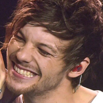 His overly exaggerated smile and his crinkly eyes are just. I love this photo <33I vote for  #Louies for  #BestFanArmy at the  #iHeartAwards