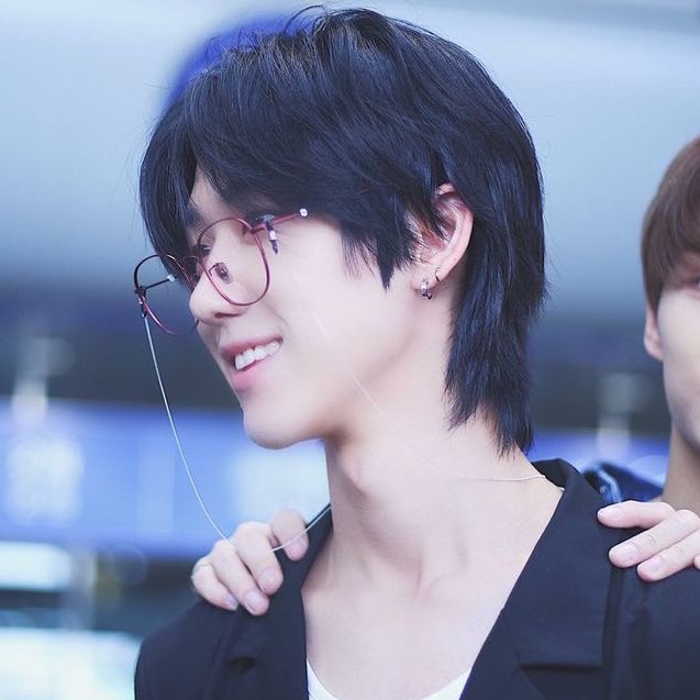 minghao - black mulletik he had this for a while but i . need . more .