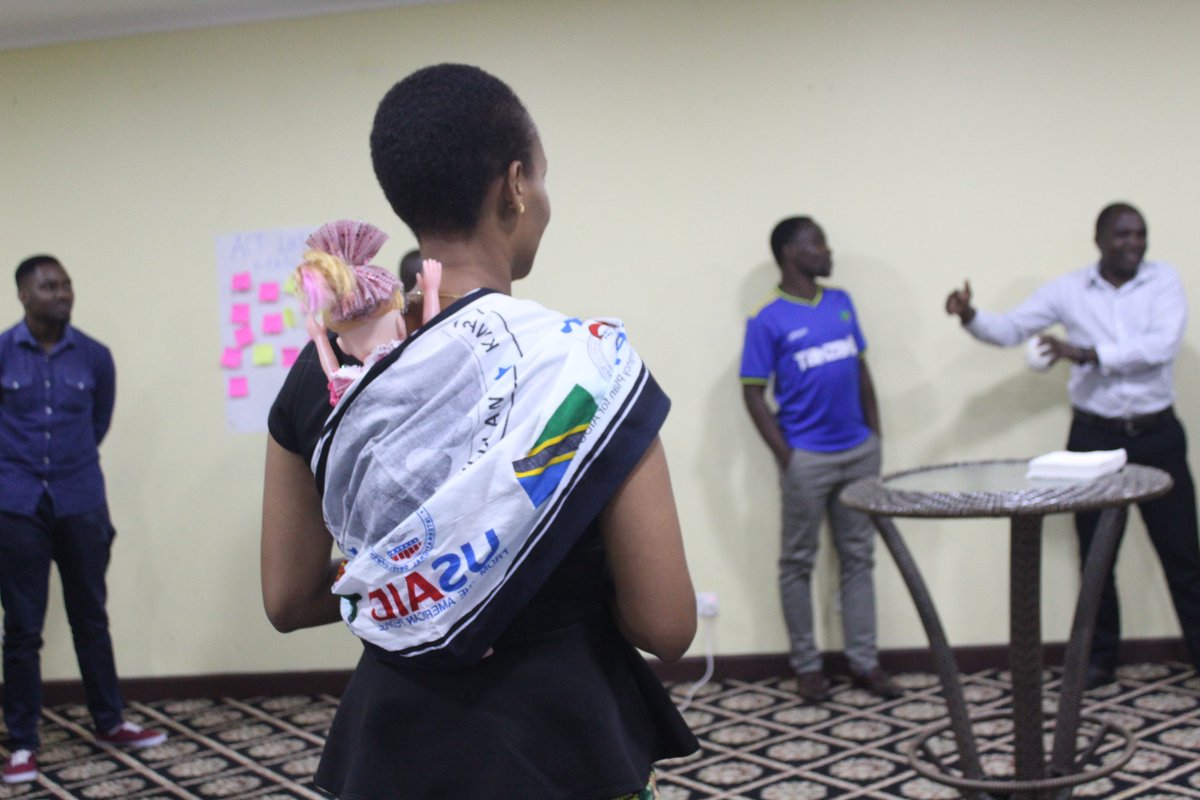 MenEngage_Tz's tweet photo. As a father, how often do you change your child's diaper (nappy)? 

We had fun moment, seeing men demonstrating how they care for their children, changing diapers and carrying a baby on a back. 

#MenEngageTz #MenCare #GenderJustice https://t.co/FGFNnuWQ7Z