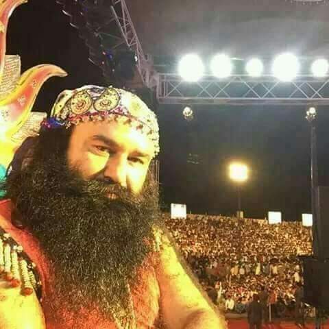 learner_navu's tweet photo. जागना भी कबूल है रात भर तेरे साथ, 
तेरी बातों में जो सूकून है वो नींद मे कहा ।

#MSGForever 
#Memories 
#FatherDaughter_Love https://t.co/Ivg0rqk3wb