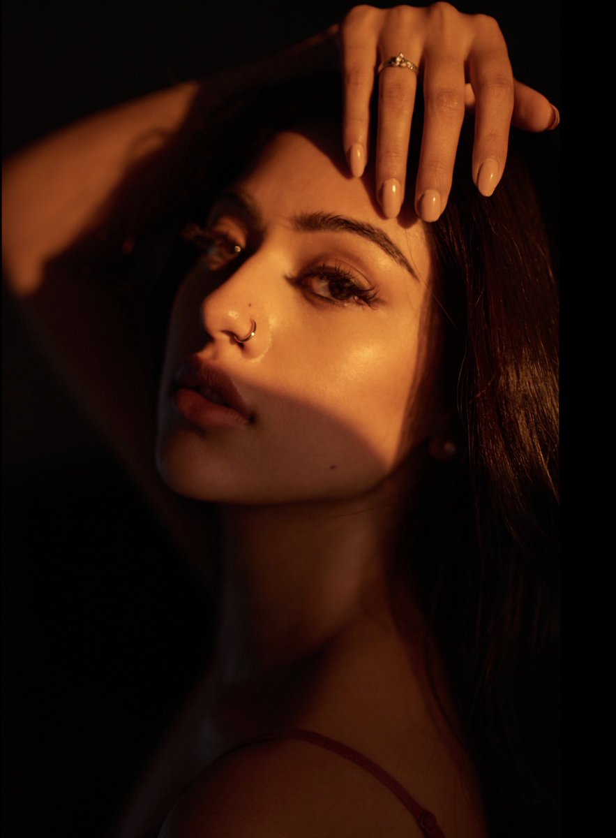 Majili10's tweet photo. @ItsAnuEmmanuel with beautiful eyes 
#wallpaperseries #enchantressuniverse https://t.co/91GKQStisW