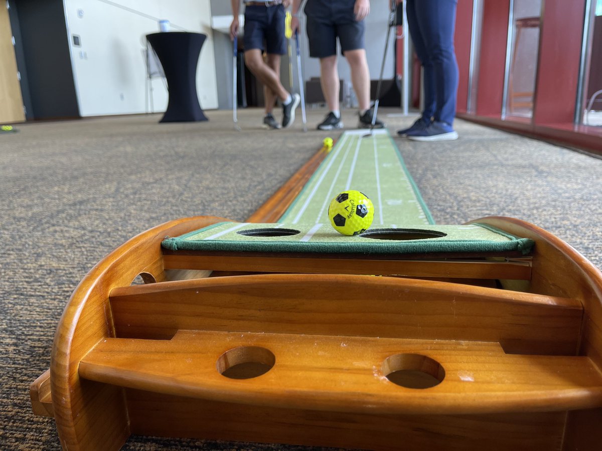 StreamsongHR tweet media