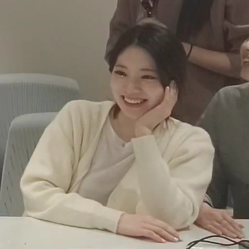 archivedkdh's tweet photo. dahyun is just effortlessly attractive https://t.co/3xrMRyosZm