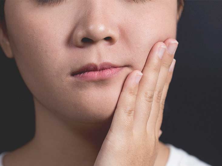 verpillot's tweet photo. Time for a massage! Locate your masseter muscle by putting your hands on your cheeks and clenching your teeth. The muscle that contracts is the masseter. Slowly and gently massage by applying pressure between the fibers! #Posturepro https://t.co/dd2q4J9Us6