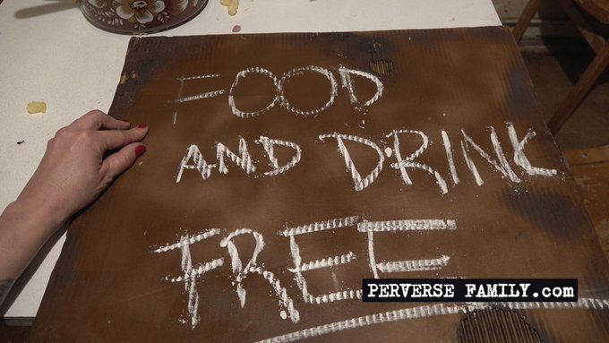 1 pic. 🏚️PF is very kind😍, they share their food and family 👨‍👩‍👧‍👦 with every visitor🍆💦 !🤤🆕episodeOUT