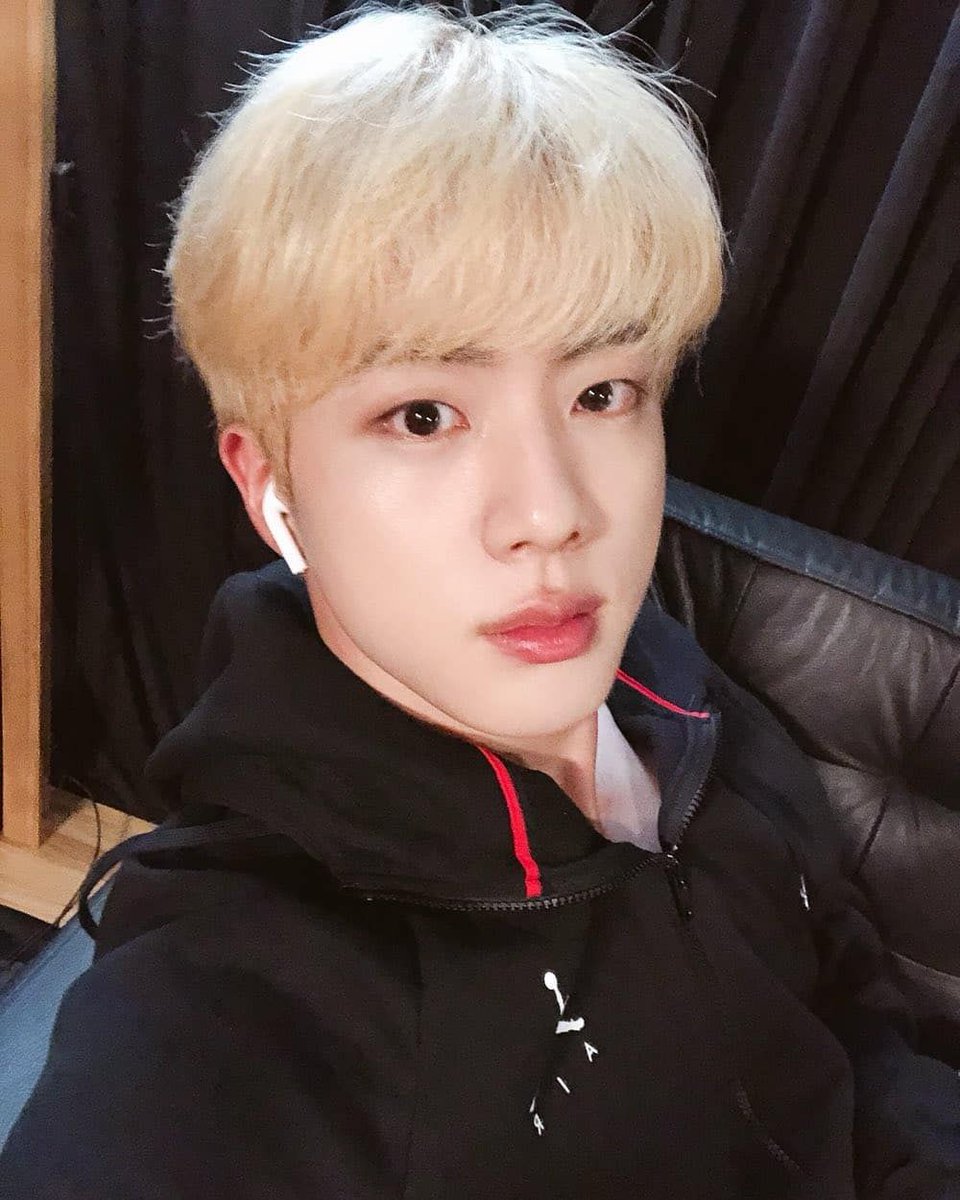 Seokjin's blond haired selcas
