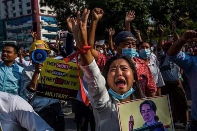 RoshniMgk's tweet photo. Junta Terriosts demanding 120,000 kyats(one hundred twenty thousand kyats)per death body in Bago.Yesterday Juntas brutally massacre 82 innocents civillans and took bodies with them. Now they want to exchange bodies with money.#denocide #CrimesAgainstHumanity #SaveBago #WeNeedR2P https://t.co/jY3YU7mQ1w
