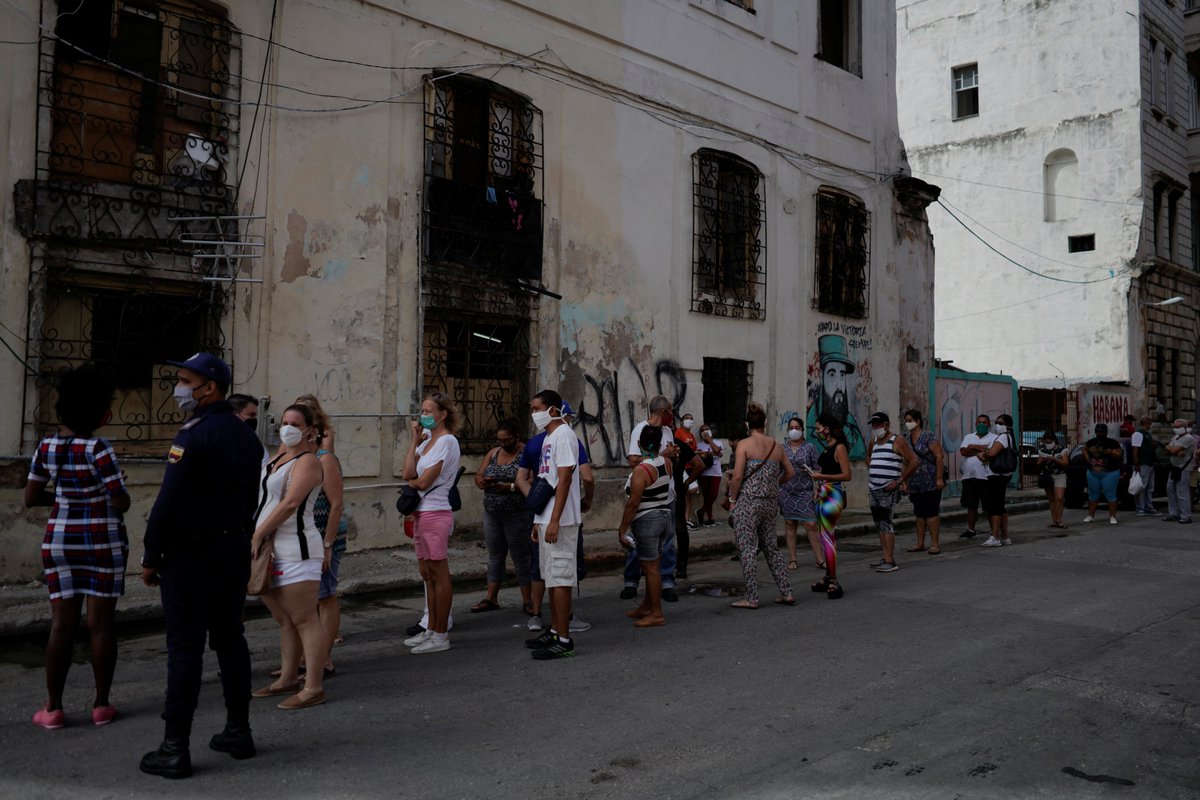 3/ The image shows how while public dissent in  #Cuba is still uncommon, it is becoming less so. This is partly due to access to mobile internet and because frustrations with the government are growing amid the island’s worst economic crisis in decades, analysts say