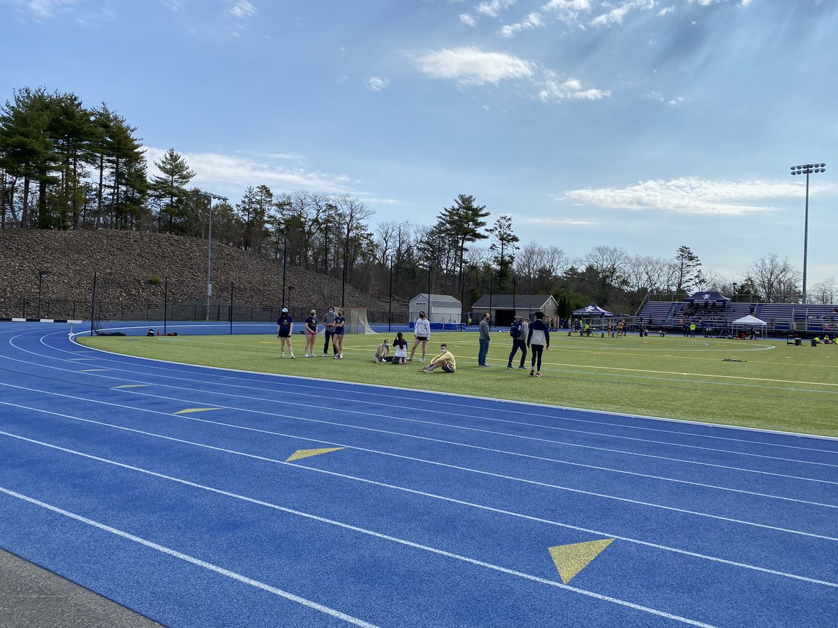 UNE XC/Track & Field tweet media