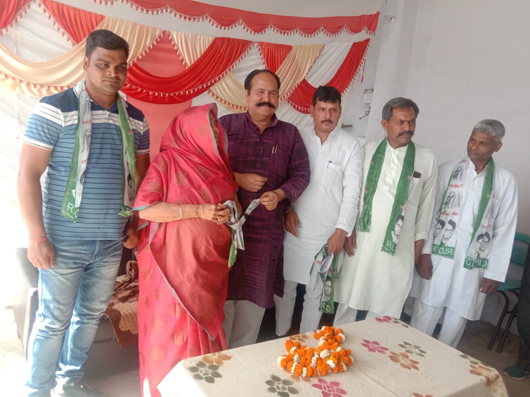 RavichaudharyN1's tweet photo. मुरादाबाद
आज पूर्व विधायक ठाकुरपाल सिंह जी ने अपने राजनैतिक वारिस राहुल चौधरी , राहुल चौधरी की माता जी मिथलेश जी,एवम अपने सैकड़ों समर्थको के साथ बी जे पी छोड़कर कर राष्ट्रीय लोकदल की सदस्यता ग्रहण की !
#JoinRLD https://t.co/QQv18uEPps
