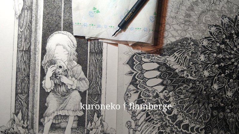 この2つの絵を並べてみる。女の子の絵の方が古くて、曼荼羅の方が新しいけれど、こうして並べると細かい点が打てる様になったんだなと漸く実感できた。 